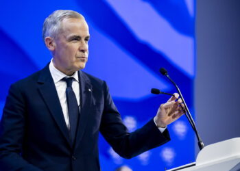 Mark Carney. Fot. PAP/EPA/GIAN EHRENZELLER