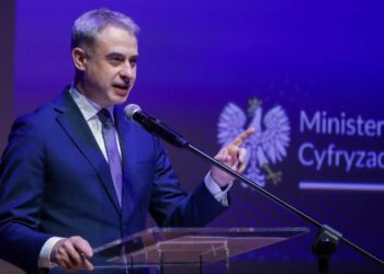 Wicepremier, minister cyfryzacji Krzysztof Gawkowski. Fot. PAP/Tomasz Gzell