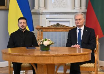 Prezydent Republiki Litewskiej Gitanas Nauseda oraz prezydent Ukrainy Wołodymyr Zełenski. Fot. PAP/Valdemar Doveiko