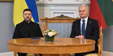 Prezydent Republiki Litewskiej Gitanas Nauseda oraz prezydent Ukrainy Wołodymyr Zełenski. Fot. PAP/Valdemar Doveiko