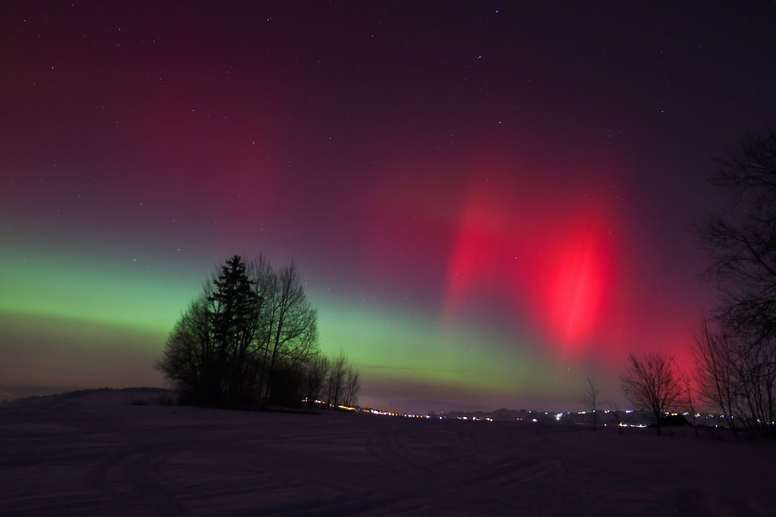 Ekspertka: przez cały czas szansa na obserwację zorzy w Polsce