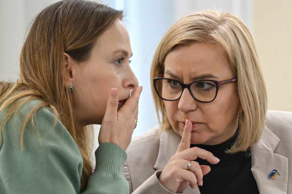 Katarzyna Pełczyńska-Nałęcz i Paulina Hennig-Kloska (PAP/Radek Pietruszka)