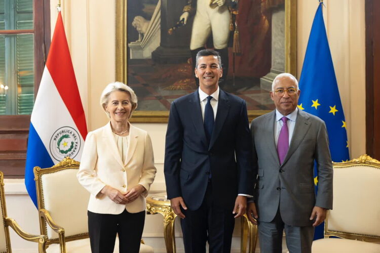 Uroczyste podpisanie umowy między UE a Mercosurem (PAP/EPA/Presidencia de Paraguay HANDOUT)