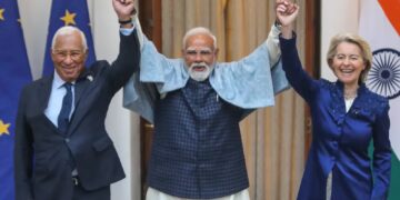 Szef Rady Europejskiej Antonio Costa, premier Indii Narendra Modi i szefowa KE Ursula von der Leyen, Fot. PAP/EPA/RAJAT GUPTA