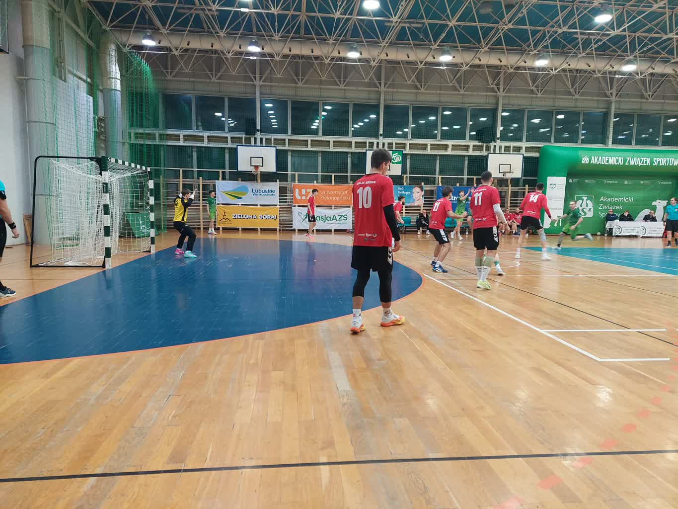 Olimp AZS UZ miał wzloty i upadki, ale wygrał wysoko z outsiderem I ligi