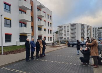 Mieszkania SIM przy ul. Suwalskiej w Zielonej Górze. Konferencja z udziałem ministry Katarzyny Pełczyńskiej-Nałęcz (fot. Piotr Bakselerowicz)