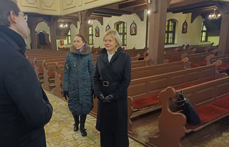 Ministra Bożena Żelazowska w wizytą w Zielonej Górze (fot. Piotr Bakselerowicz)