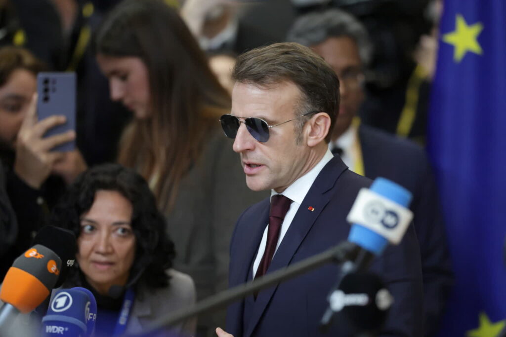 Prezydent Francji Emmanuel Macron (PAP/EPA/OLIVIER MATTHYS)