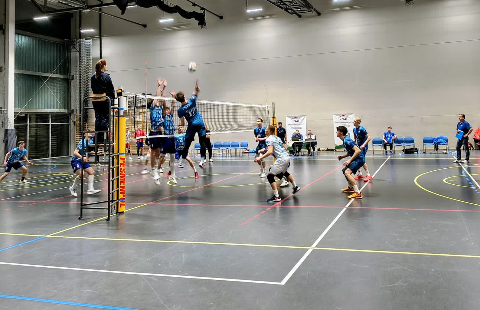 Po ciężkim boju młodzi siatkarze Stilonu mają ważne 3 punkty