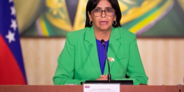 Na zdjęciu Delcy Rodriguez, tymczasowa prezydent Wenezueli (PAP/EPA/RAYNER PENA R)