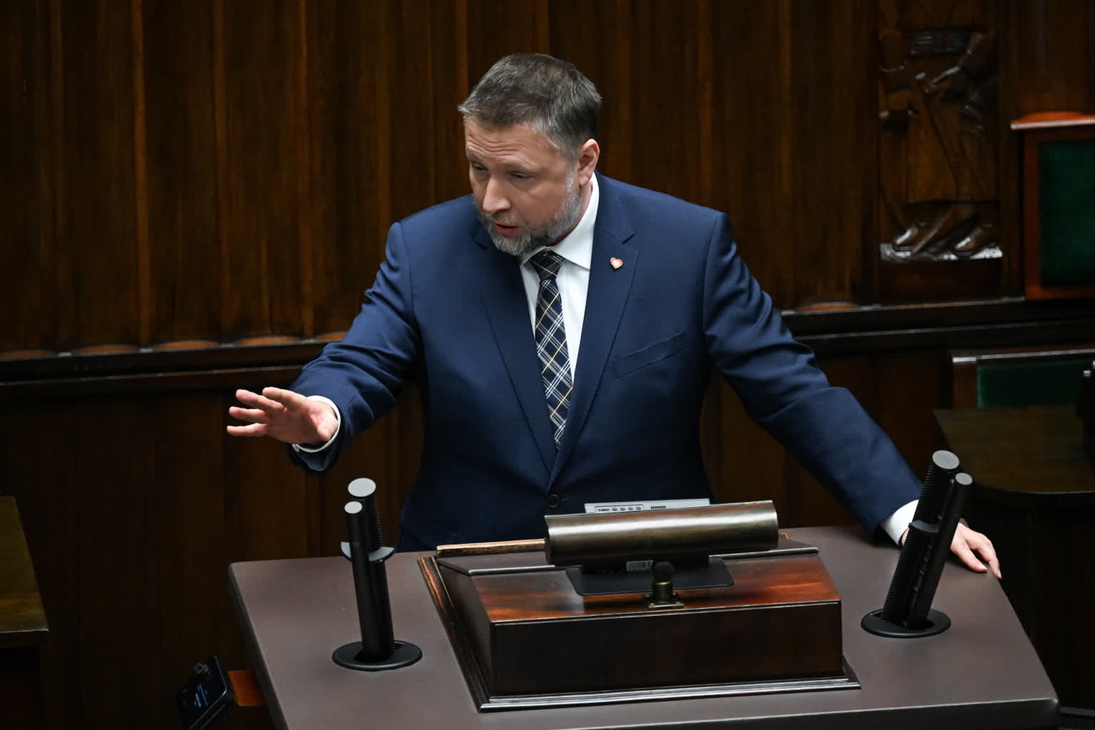 Szef MSWiA o gwałcie na policjantce