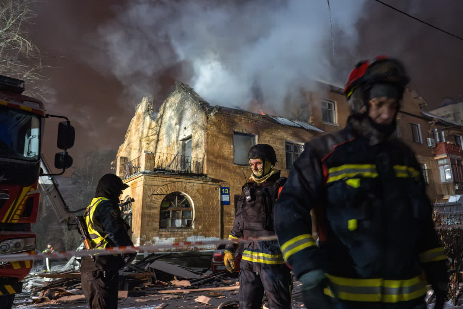 Rosjanie wysłali na Ukrainę około 250 dronów i rakiety, w tym Oresznika