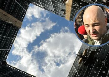 Fot. fundacja.profeto.pl (budowa Archipelagu - wysp wolnych od przemocy) i PAP