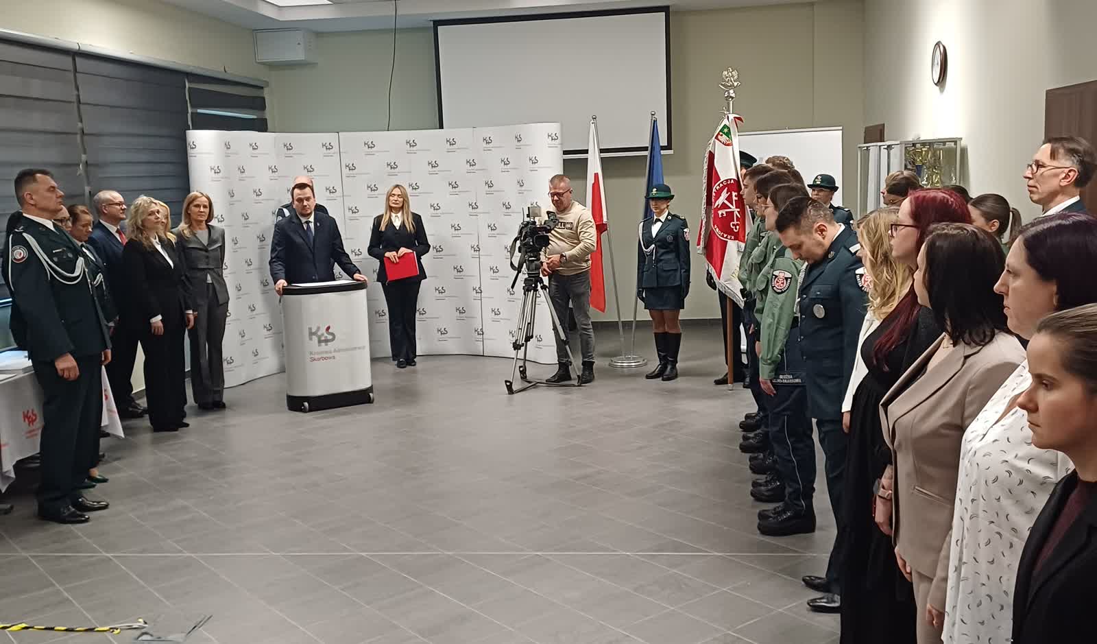 Awanse i pożegnania w urzędzie celno-skarbowym