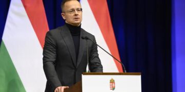 Szef węgierskiego MSZ Peter Szijjarto. Fot. PAP/EPA/BOGLARKA BODNAR