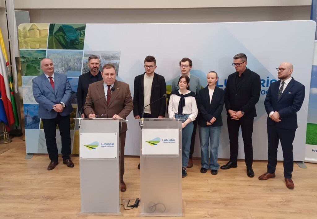 Konferencja prasowa w urzędzie marszałkowskim (fot. Piotr Bakselerowicz)