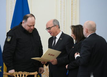 Marszałek Sejmu Włodzimierz Czarzasty, przewodniczący Rady Najwyższej Ukrainy Rusłan Stefanczuk, wicemarszałkini Sejmu Monika Wielichowska. Fot. PAP/Marcin Obara