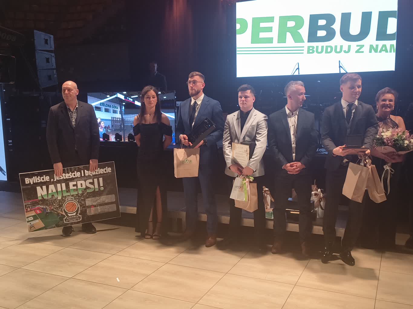 Miasto ZG doceniło najlepszych sportowców oraz… zaskoczyło Grzegorza Walaska