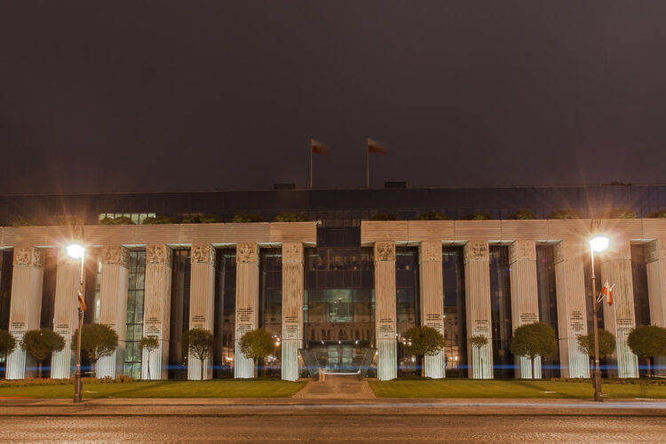 Siedziba SN w Warszawie (wikimedia commons)