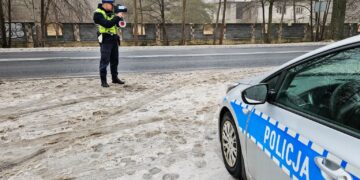 Woda roztopowa blokuje przejazd S6. Liczne podtopienia w Zachodniopomorskim