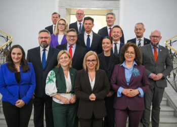 Paulina Henning-Kloska i nowo powołany klub parlamentarny Centrum (PAP/Marcin Obara)