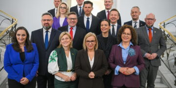 Paulina Henning-Kloska i nowo powołany klub parlamentarny Centrum (PAP/Marcin Obara)