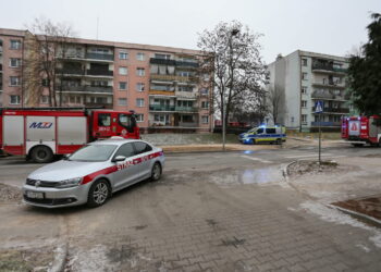 GORZÓW WIELKOPOLSKI WYBUCH I POŻAR W BLOKU. Fot. PAP/Lech Muszyński