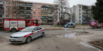 GORZÓW WIELKOPOLSKI WYBUCH I POŻAR W BLOKU. Fot. PAP/Lech Muszyński