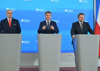 WARSZAWA KONFERENCJA Z UDZIAŁEM SZEFÓW KPRM I MSWIA. Fot. PAP/Radek Pietruszka