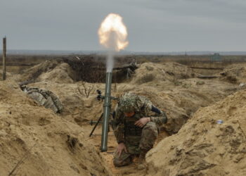 Ukraińscy żołnierze z brygady szturmowej „Burewij” (Huragan), jednostki Gwardii Narodowej Ukrainy Fot. PAP/EPA/SERGEY DOLZHENKO
