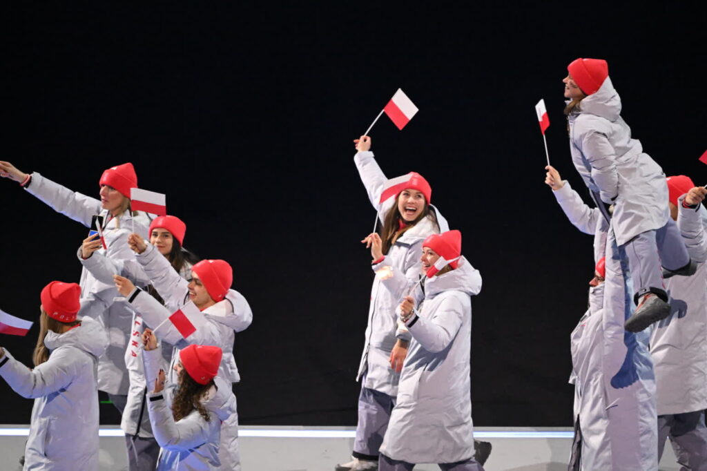 Olimpijska reprezentacja Polski podczas ceremonii otwarcia zimowych igrzysk we Włoszech. PAP/Paweł Skraba