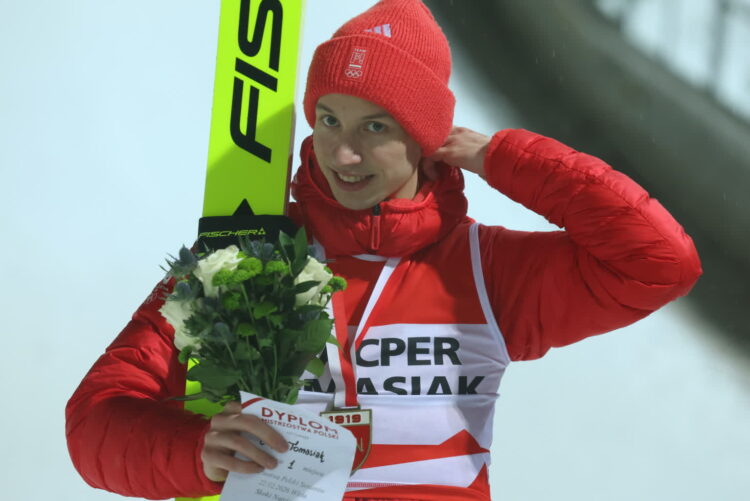 Kacper Tomasiak został mistrzem Polski w skokach narciarskich w Wiśle. Fot. PAP/Grzegorz Momot