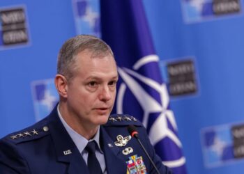 Alexus G. Grynkewich Fot. PAP/EPA/OLIVIER MATTHYS