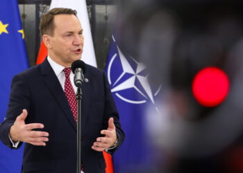 Na zdjęciu Radosław Sikorski, wicepremier i szef MSZ (PAP/Albert Zawada)