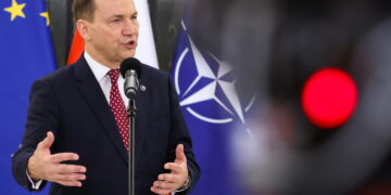 Na zdjęciu Radosław Sikorski, wicepremier i szef MSZ (PAP/Albert Zawada)