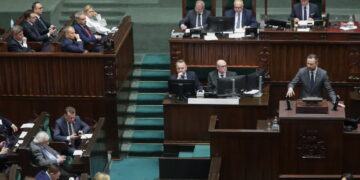 Głosowanie nad programem SAFE w polskim Sejmie (PAP/Tomasz Gzell)