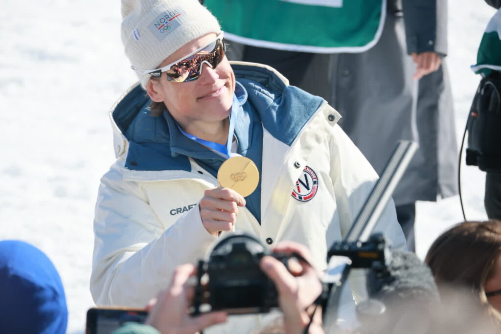 Johannes Hoesflot Klaebo. Fot. PAP/EPA/HANNIBAL HANSCHKE