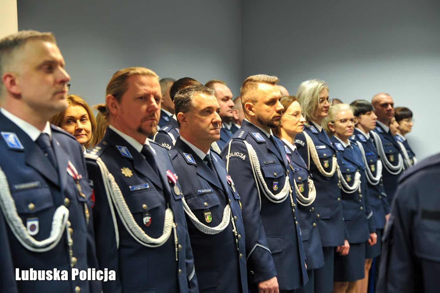 37 nowo przyjętych policjantów ślubowało w Gorzowie