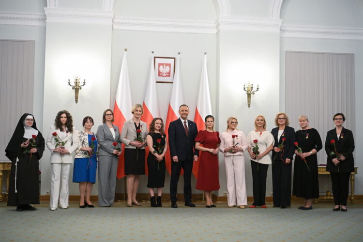 WARSZAWA PAŁAC PREZYDENCKI ODZNACZENIA PAŃSTWOWE. Fot. PAP/Marcin Obara