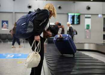 PYRZOWICE PRZYLOT POLAKÓW EWAKUOWANYCH Z OMANU. Fot. PAP/Art Service