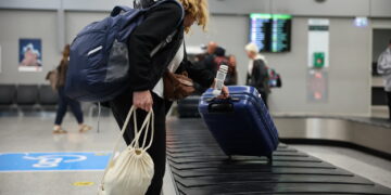 PYRZOWICE PRZYLOT POLAKÓW EWAKUOWANYCH Z OMANU. Fot. PAP/Art Service