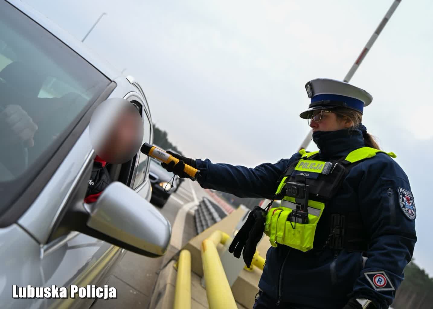 Badanie trzeźwości na autostradzie A2. Wpadło ośmiu kierowców