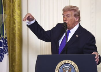 Donald Trump (PAP/EPA/JIM LO SCALZO)