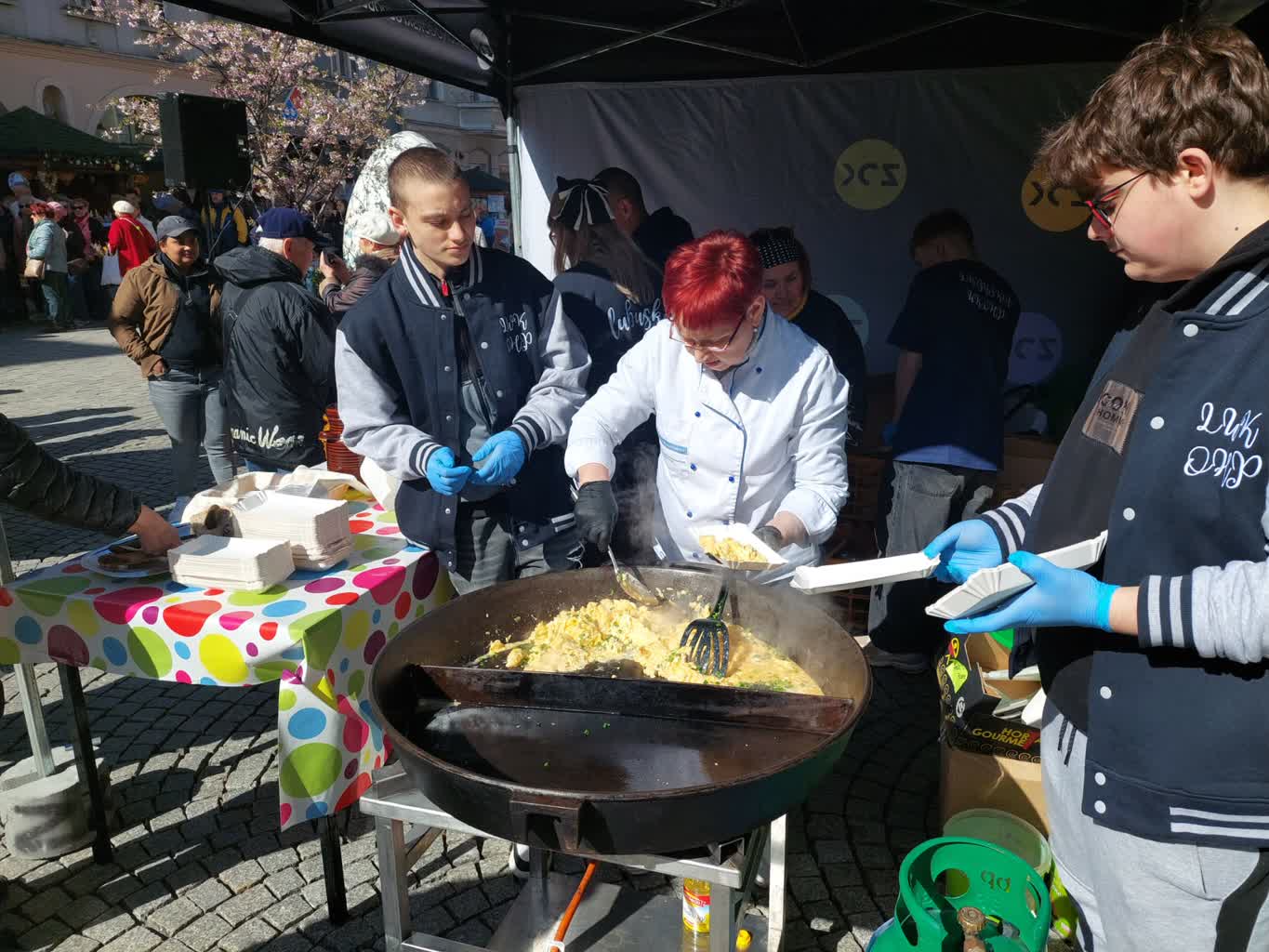 Jajecznica z 500 jaj na zielonogórskim deptaku
