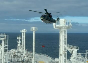 Portugalska marynarka wojenna ewakuuje Polaka z tankowca, fot. X/@MarinhaPT