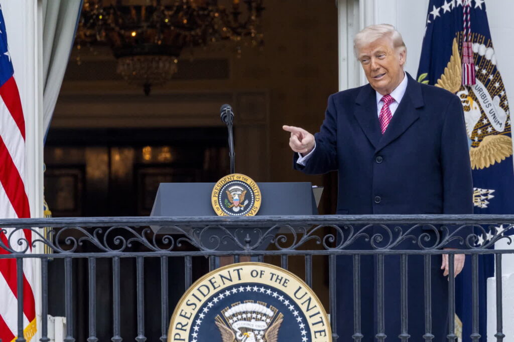 Donald Trump w Białym Domu (PAP/EPA/SHAWN THEW / POOL)