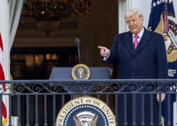 Donald Trump w Białym Domu (PAP/EPA/SHAWN THEW / POOL)