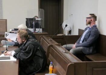 Adwokat Paweł K. przed sądem Fot. PAP/Tomasz Waszczuk