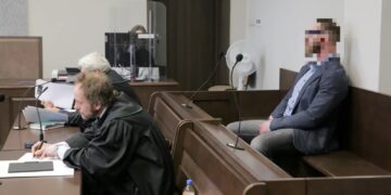 Adwokat Paweł K. przed sądem Fot. PAP/Tomasz Waszczuk