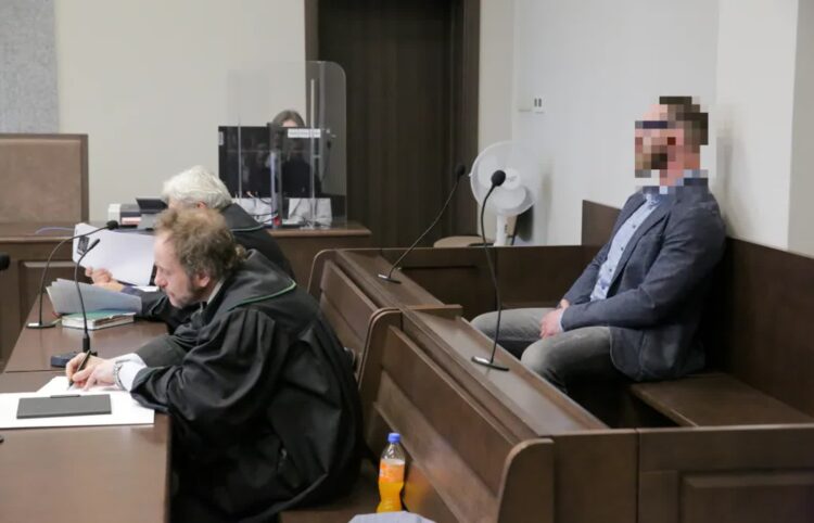 Adwokat Paweł K. przed sądem Fot. PAP/Tomasz Waszczuk